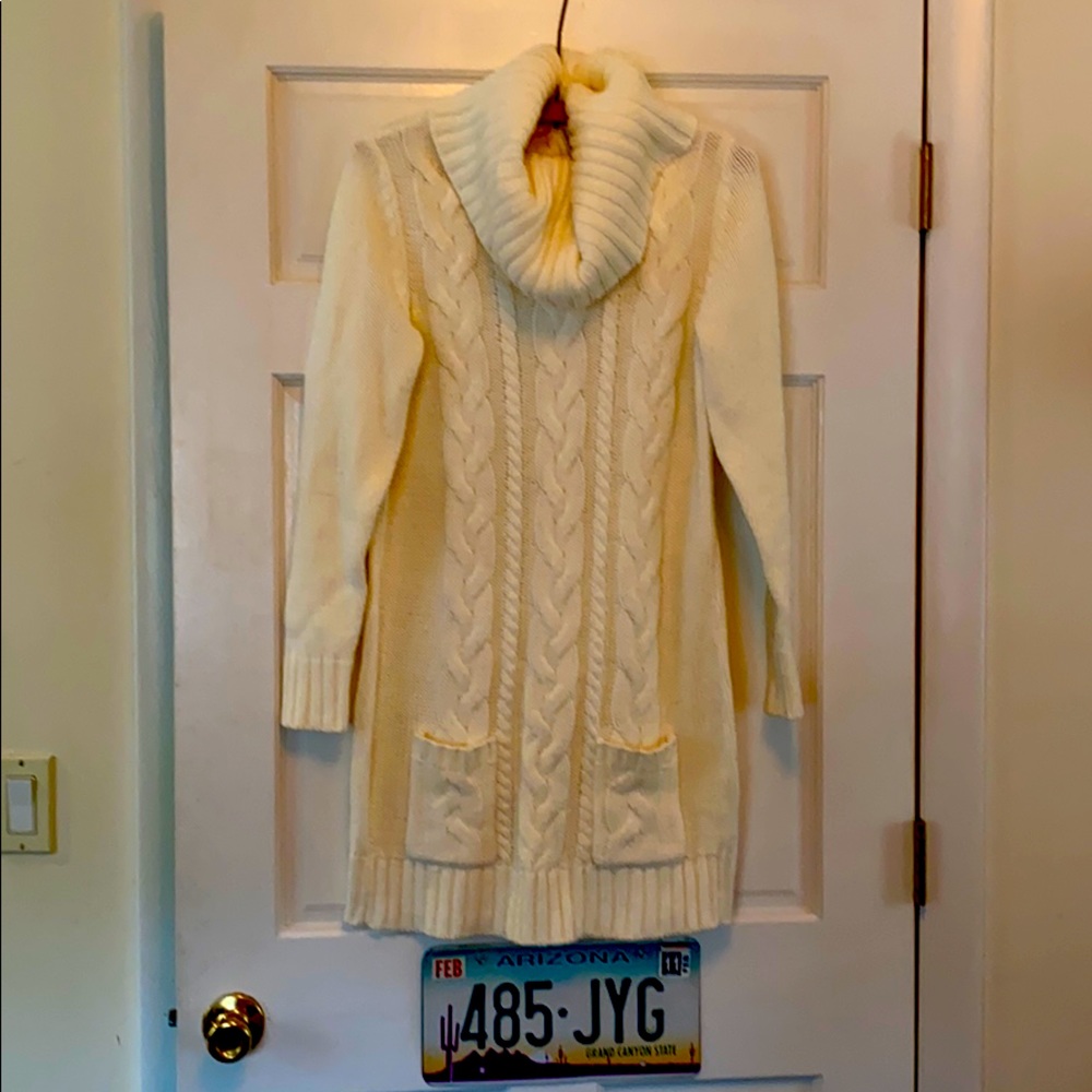 Tunic cable Sweater.